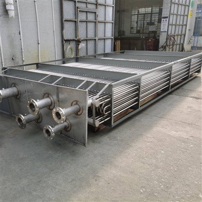 200T 300T Closed Cooling Tower Stainless Steel Tube Heat Exchanger တာရှည်ခံ 304 316ထိရောက်သော အအေးပေးစနစ်အတွက် L SS Tube